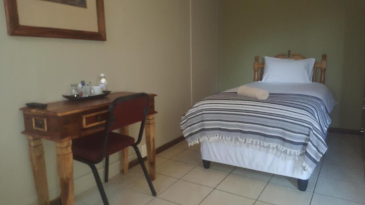 Acorn Lodge & Skydeck Potchefstroom Bagian luar foto