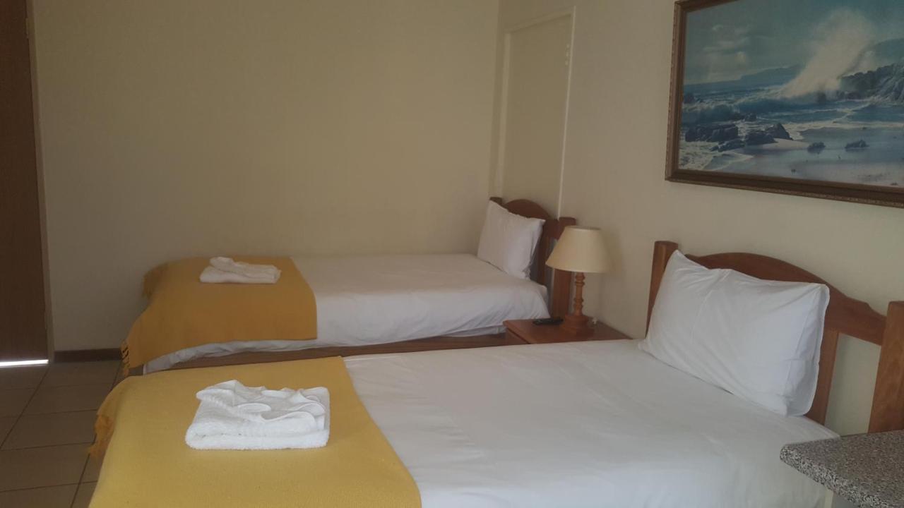 Acorn Lodge & Skydeck Potchefstroom Bagian luar foto