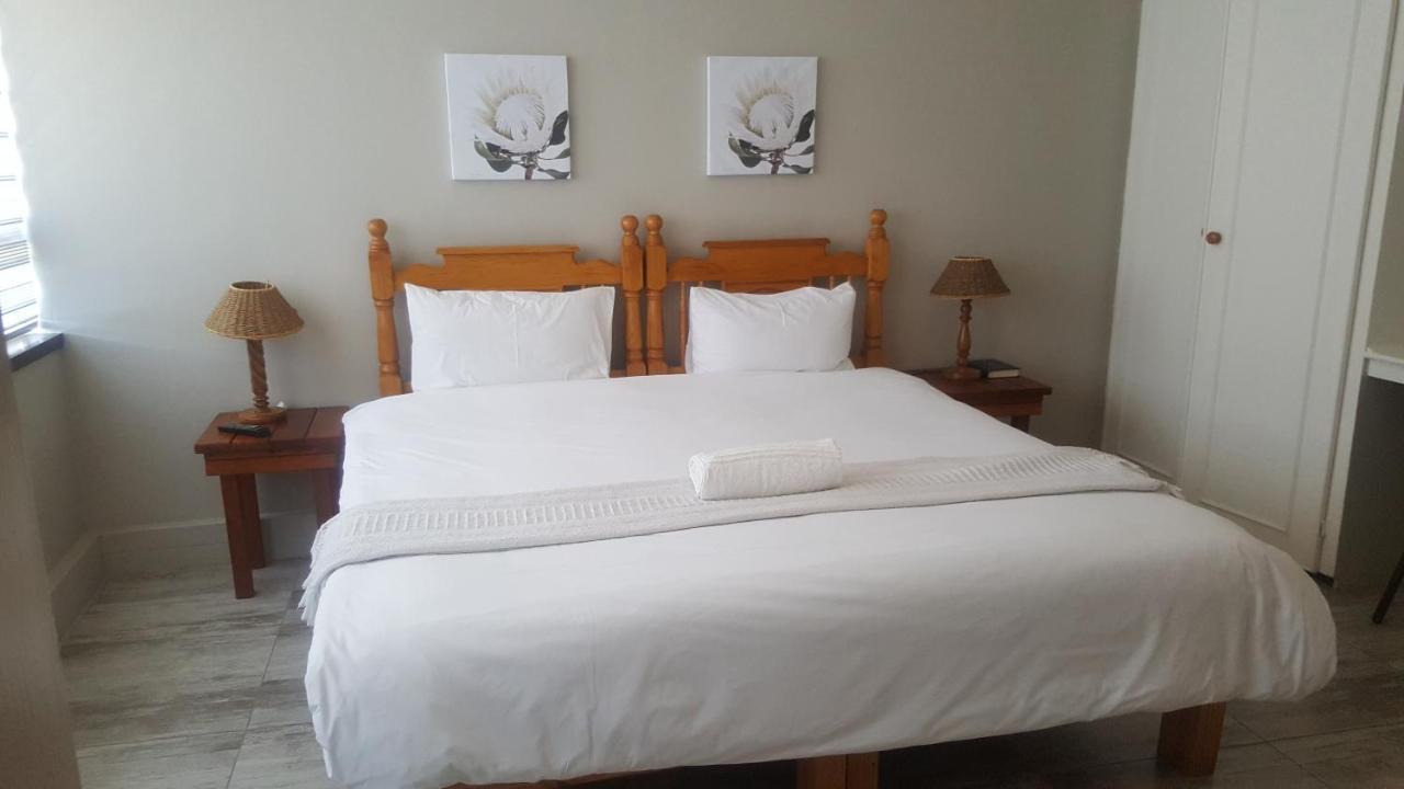 Acorn Lodge & Skydeck Potchefstroom Bagian luar foto
