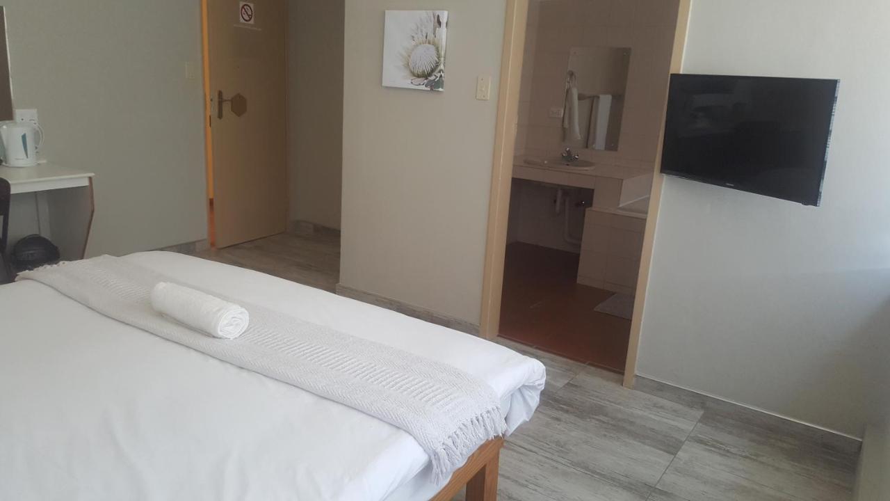 Acorn Lodge & Skydeck Potchefstroom Bagian luar foto