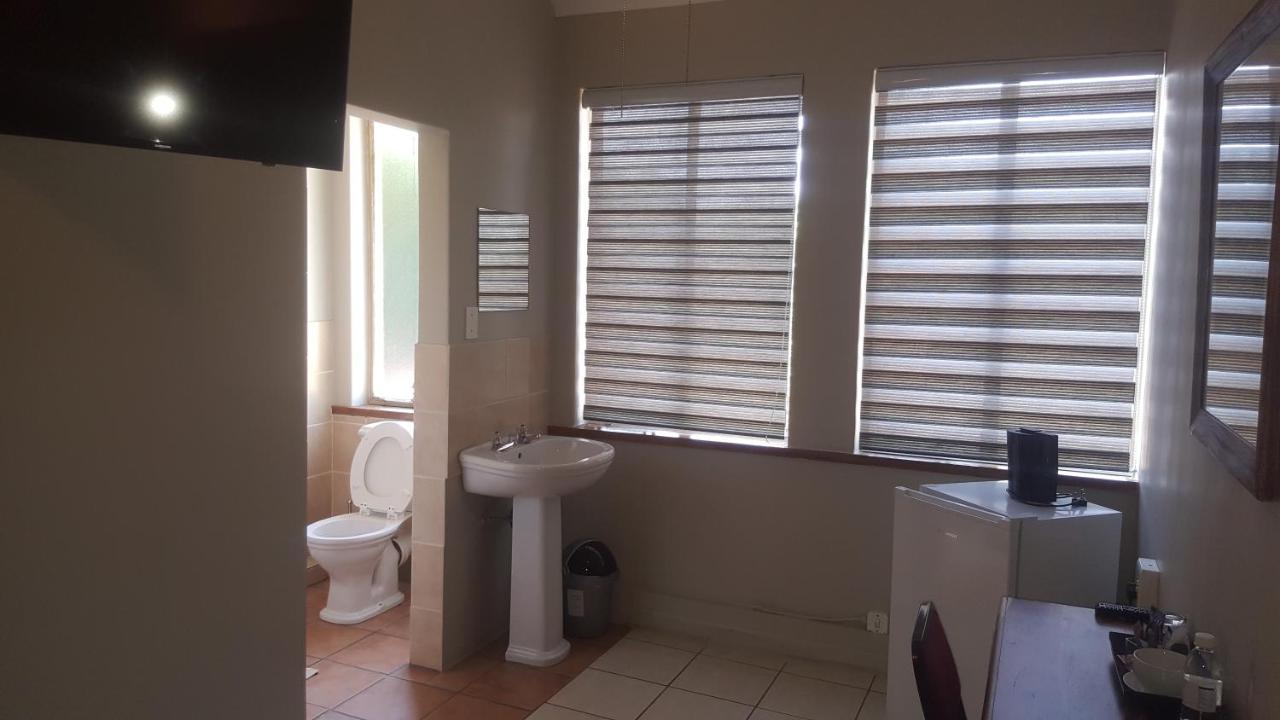 Acorn Lodge & Skydeck Potchefstroom Bagian luar foto