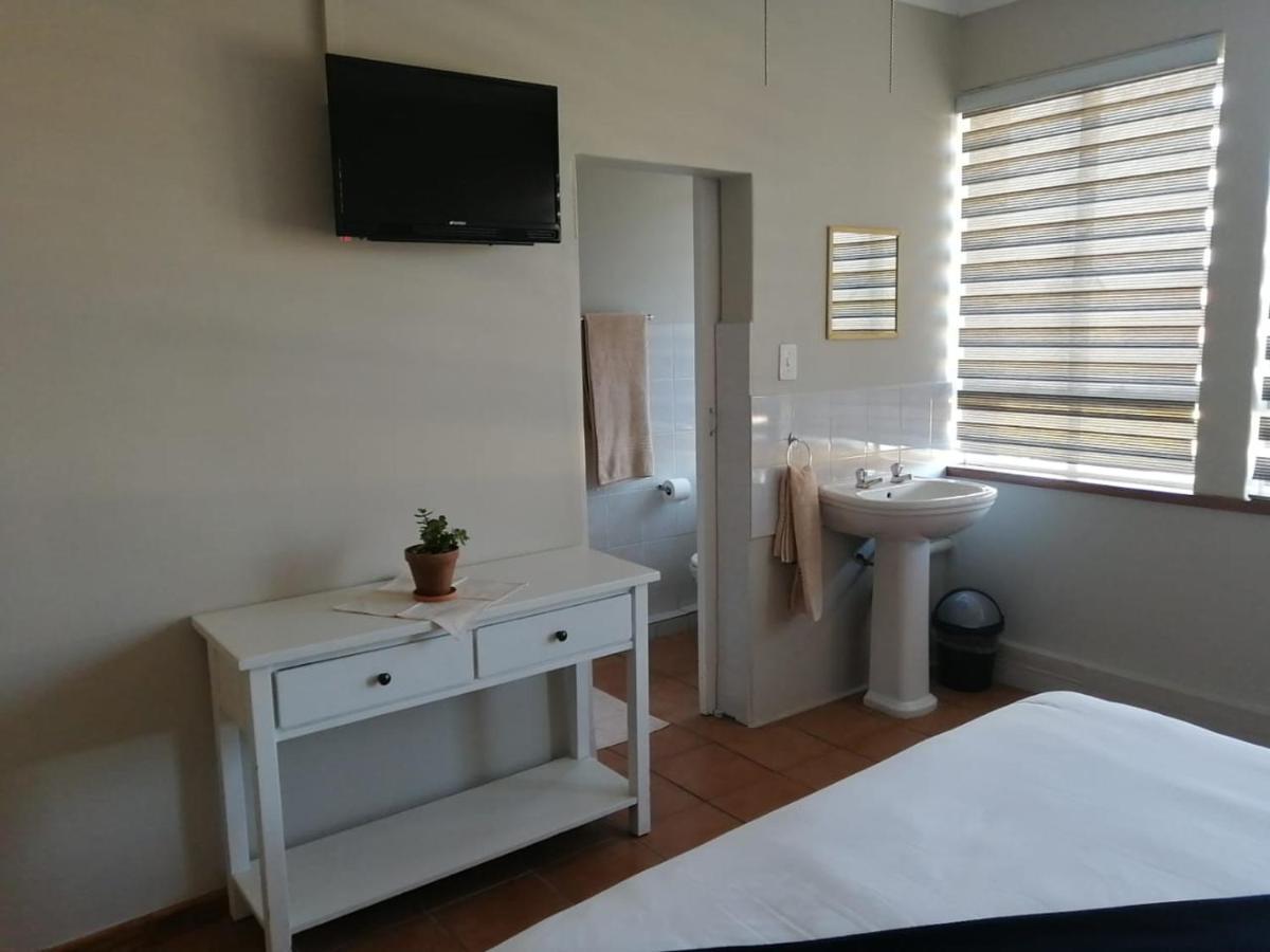 Acorn Lodge & Skydeck Potchefstroom Bagian luar foto