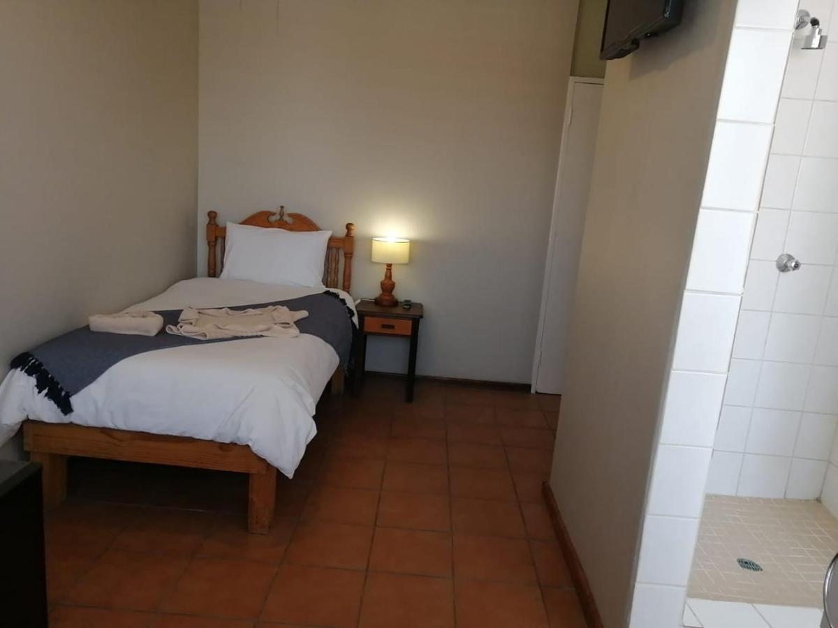Acorn Lodge & Skydeck Potchefstroom Bagian luar foto