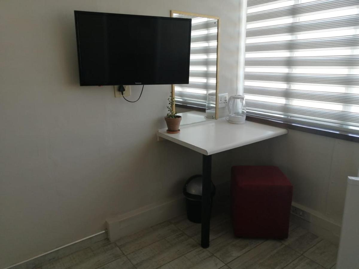 Acorn Lodge & Skydeck Potchefstroom Bagian luar foto
