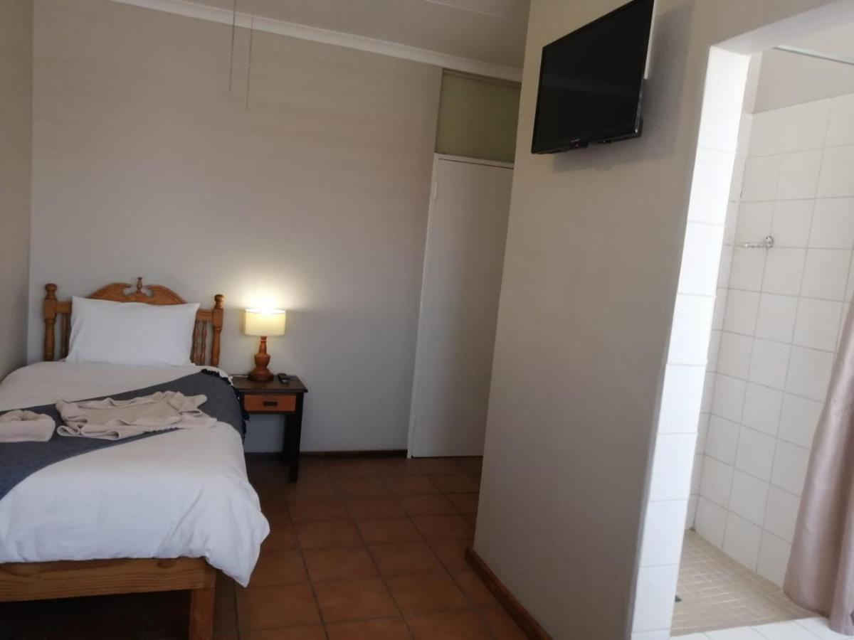 Acorn Lodge & Skydeck Potchefstroom Bagian luar foto
