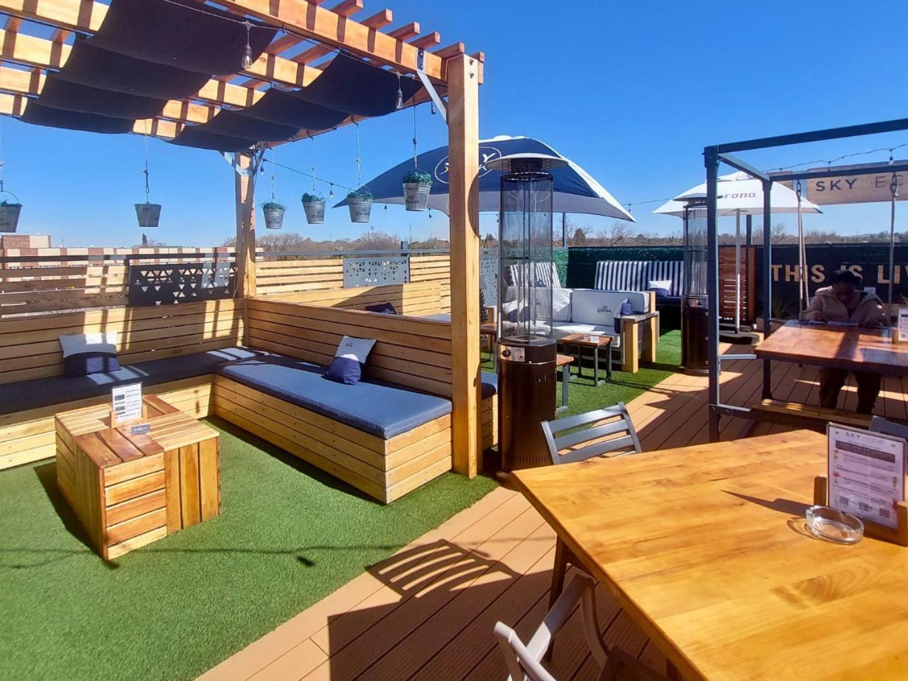 Acorn Lodge & Skydeck Potchefstroom Bagian luar foto